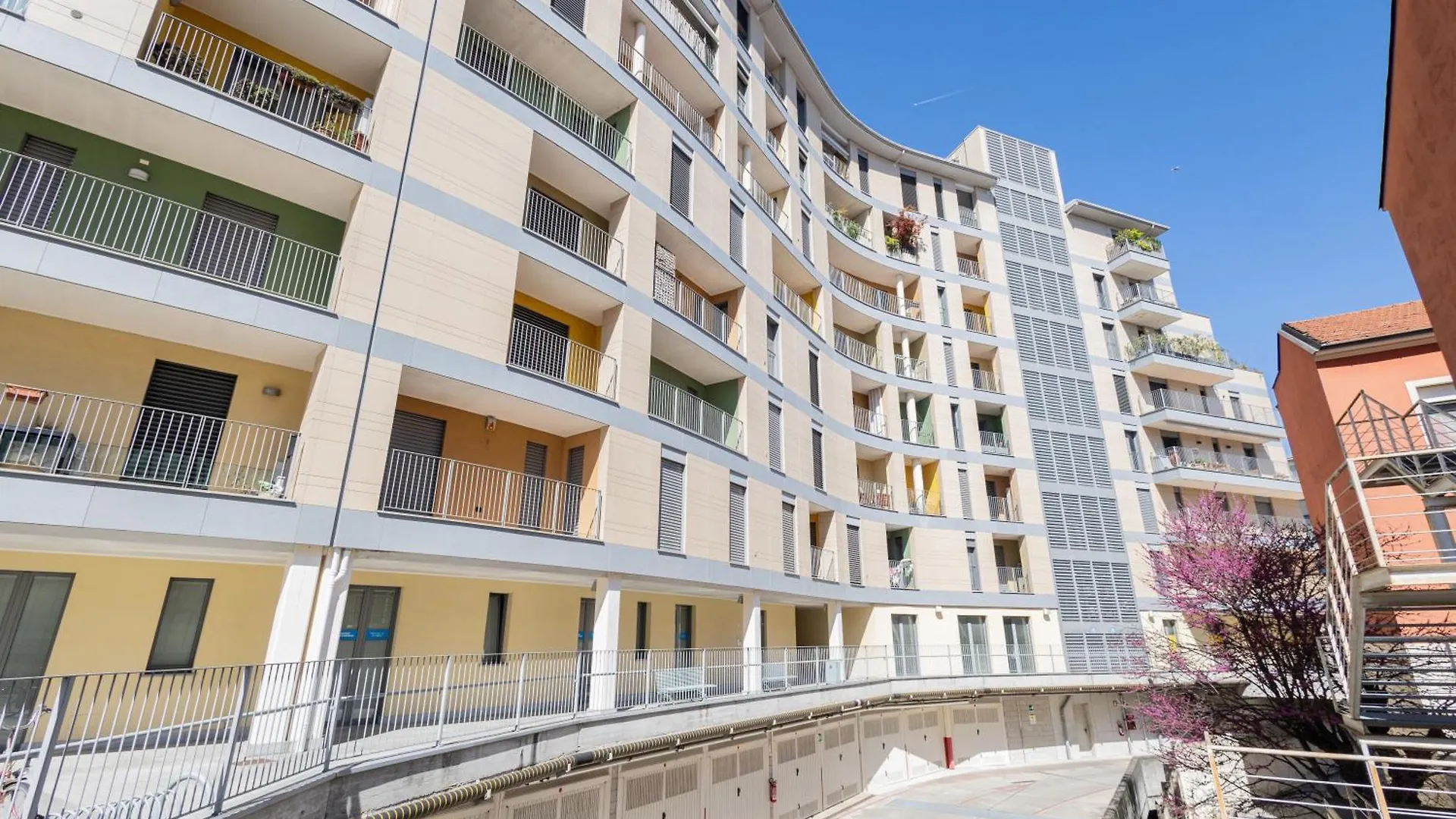 Ampio E Accogliente Appartamento In Zona Ospedali E Stazione Di Pavia 0*,  Ιταλία